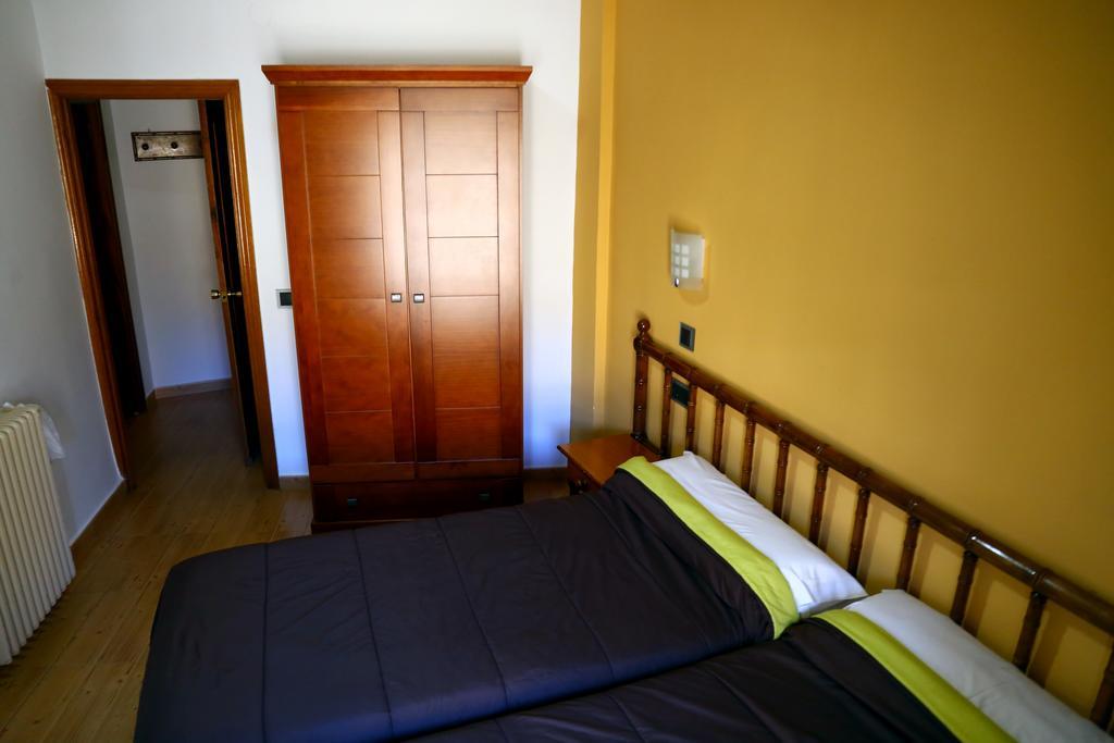 Hostal Muralla Plasence Extérieur photo