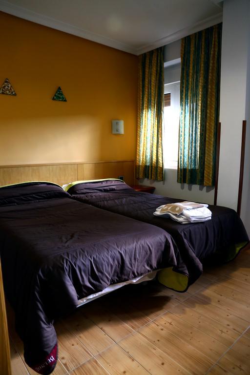 Hostal Muralla Plasence Extérieur photo