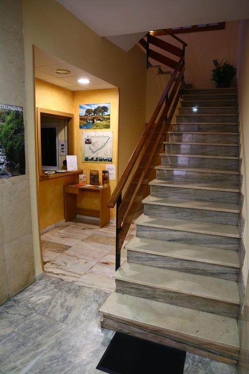 Hostal Muralla Plasence Extérieur photo